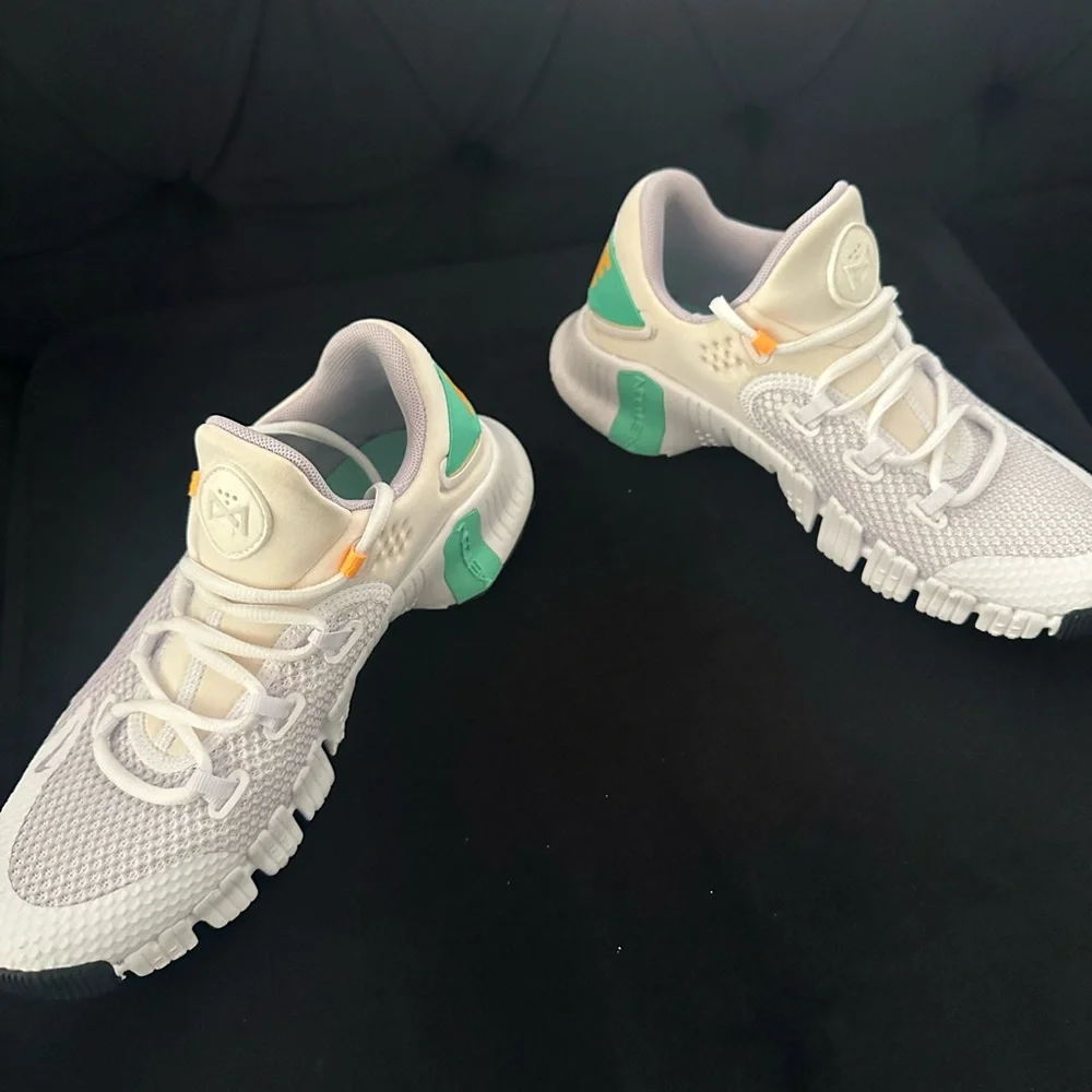 Nike Woman’s METCON - Picture 2 of 6